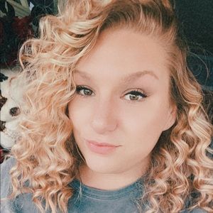 Meet your Posher, Arielle